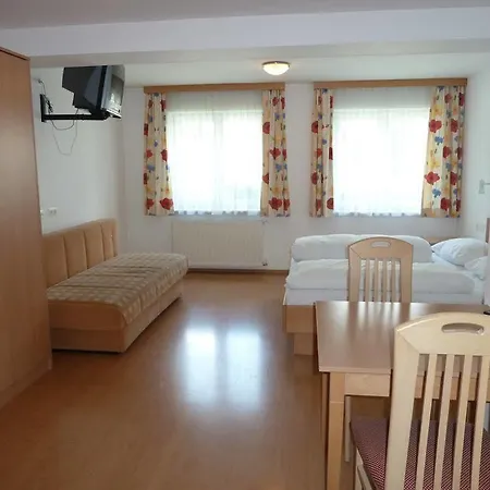 Pepi Casa de hóspedes 3*
